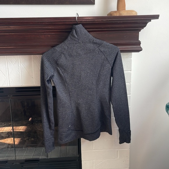 Lululemon Think Fast Pullover in Gray 4 D2 - Picture 2 of 9